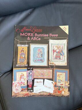 Alma Lynne More Bunnies Bees ABCs Cross Stitch 10 Pattern Book EUC Vintage 1996